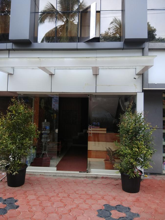 Manjira Lodge Guruvāyūr Exteriör bild